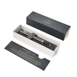 grauer Kugelschreiber mit silberner Spitze und Clip. Schlichtes, elegantes Design.