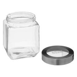 Glasbehälter in quadratischer Form mit einem metallischen Deckel. Transparentes Material, ideal für Aufbewahrung.