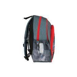 Grauer Rucksack mit roten Akzenten. Auf der Vorderseite ein Auto-Motiv und Tachometer.