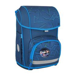Blauer Schulrucksack mit geometrischem Muster. Enthält Federmäppchen, Sportbeutel und weitere Zubehörteile.