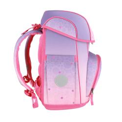 Rucksack in lila und rosa mit Sternen und spiralförmigen Mustern. Enthält ein Federmäppchen, eine Sporttasche und eine Geldbörse.