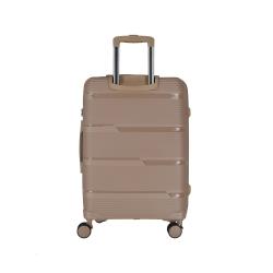 Beige Hartschalenkoffer mit horizontalen Rillen. Ausgestattet mit einem ausziehbaren Griff und vier Rollen.