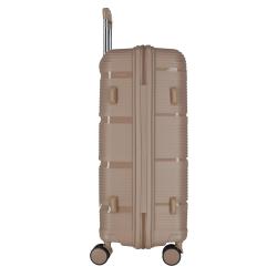 Beige Hartschalenkoffer mit strukturiertem Design. Ausgestattet mit vier Rollen und einem Teleskopgriff.