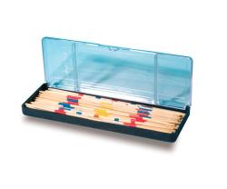 Verpackung mit Mikado-Stäbchen in verschiedenen Farben. Stäbchen sind in einer transparenten Box.