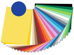 Dunkelblaue Fläche ohne Muster oder Text. Einheitliche Farbe, glatt und gleichmäßig.