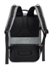 Grauer Rucksack mit zwei Schulterriemen. Die Vorderseite hat eine klare Struktur und einen schwarzen Boden.