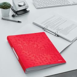 Roter Ordner mit geometrischem Muster. Er hat eine weiße Beschriftungsfläche.