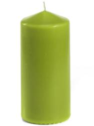 Grüne Stumpenkerze in zylindrischer Form. Die Oberfläche ist glatt und glänzend.