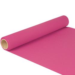 Rosa Papierrolle auf einem Tisch. Das Papier ist glatt und unbedruckt.