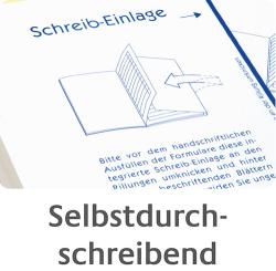 Kassenbuch mit blauer Umschlaggestaltung. Innenseite mit Tabellen für Einnahmen und Ausgaben.