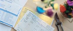 Wochenbericht Formular von Avery Zweckform. Enthält Tabellen für Arbeitszeiterfassung und Materialverbrauch.