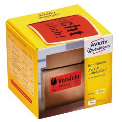 Rote Warnetiketten mit dem Text 'Vorsicht zerbrechlich!'. Verpackung zeigt eine gelbe Box mit Etiketten für den Paketversand.