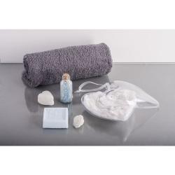 Geschenkset für Wellness mit Seife und Badezusätzen. Verpackt in einer herzförmigen Box.