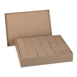 Offene, braune Kartonbox mit mehreren kleinen Fächern. Die Fächer sind gleichmäßig angeordnet.