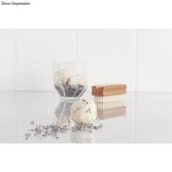 Bastelset für Badekugeln mit Lavendel. Verpackung zeigt eine Badekugel und Lavendelblüten.