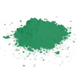 Grüner Farb-Pigment in einer transparenten Flasche. Verpackung mit rotem und weißem Design. 20 ml Inhalt. Herzförmige grüne Probe auf der Verpackung.