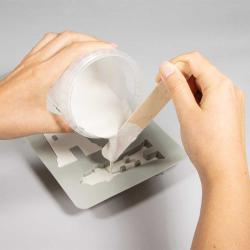 Silikonform mit drei Leuchtturm-Designs. Die Form ist grau und hat verschiedene Details.