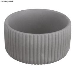Verpackung für eine Silikon-Gießform in Form einer Schale. Die Schale hat eine geriffelte Oberfläche und ist für Dekorationsideen gedacht.
