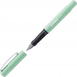 grüner Stift mit Kappe und Clip. Der Stift hat eine schlichte, runde Form.