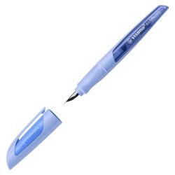 blauer Textmarker mit abgerundeter Spitze. Der Körper ist transparent und hat einen Clip.