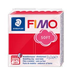 Rote Modelliermasse in einer transparenten Verpackung. Marke FIMO Soft, 57 g.
