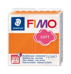 Orangefarbener Block von Fimo Soft Modelliermasse. Geeignet zum Ofenhärten.