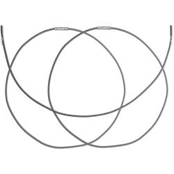 Drei graue Kabel mit Metallenden, die sich überlappen. Sie sind dünn und flexibel.
