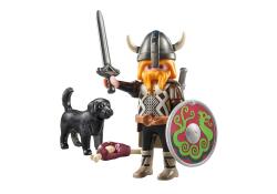 Playmobil Figur eines Wikingers mit Schwert und Schild. Ein schwarzer Hund und ein Stück Fleisch sind daneben.