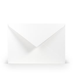 Weißer Briefumschlag mit dem Logo von Rössler. Format C5, geeignet für Drucker.