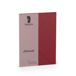 Rote C6 Umschläge in einer Packung. Auf der Vorderseite das Logo von Rössler und der Schriftzug Coloretti.