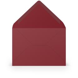 Rote C6 Umschläge in einer Packung. Auf der Vorderseite das Logo von Rössler und der Schriftzug Coloretti.