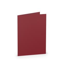 Rotes, gefaltetes Cover ohne Aufdruck. Schlicht und einfarbig.