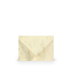 Beige Umschlag mit dem Logo von Rössler. Größe C7, geeignet für Laser- und Tintenstrahldruck.