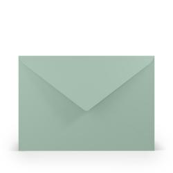 Grünes Kuvert mit dem Logo von Rössler. Es ist für C5 Papierformat geeignet.