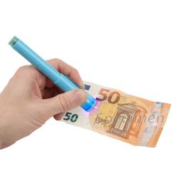 Ein blauer Geldscheinprüfer mit UV-Funktion. Verpackung zeigt Euro und Dollar.