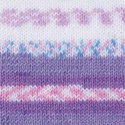 Wollknäuel in Pastellfarben. Hauptsächlich lila, rosa und weiß. Etikett mit der Aufschrift 'gründl Baby color'.