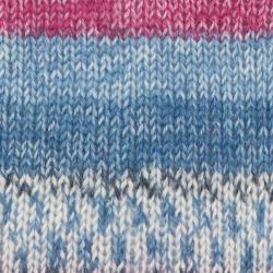 Wollknäuel in Blau, Rosa und Weiß. Eignet sich für Socken. Superwash, 6-fach. Etikett mit Produktinformation.