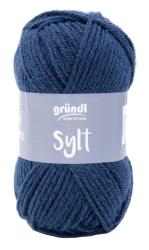 Dunkelblaues Garn in einem runden Knäuel. Etikett mit der Aufschrift 'gründl Sylt'.