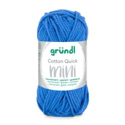 Wolle in leuchtendem Blau. Marke: gründl, Produktname: Cotton Quick mini.