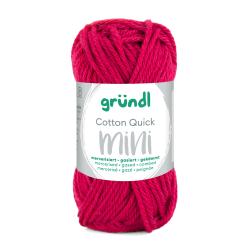 Rosa Garnknäuel mit der Aufschrift 'gründl Cotton Quick mini'. Das Garn hat eine glatte Struktur.