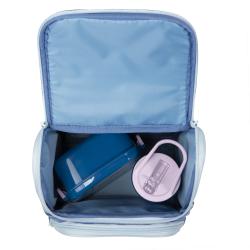 Rucksack in hellblau mit bunten Pflanzenmotiven. Abgebildet ist ein Charakter mit großen Ohren und Augen. Zwei Fächer mit Reißverschluss.