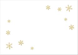 Weißer Hintergrund mit goldenen Schneeflocken in verschiedenen Größen. Festliche Gestaltung, winterliches Thema.