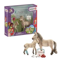 SCHLEICH® Spielfiguren-Set Horse Club Hannahs Erste-Hilfe-Set 