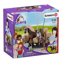 SCHLEICH® Spielfiguren-Set Horse Club Waschplatz Emily & Luna