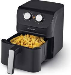 schwarze Heißluftfritteuse mit zwei Drehreglern. Frittierkorb mit Pommes frites gefüllt. Kompakte Bauweise.