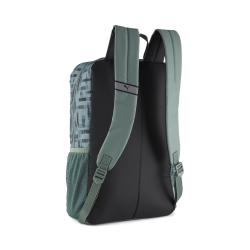 Grüner Rucksack mit geometrischem Muster. Logo von Puma in Weiß auf der Vorderseite.