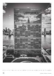 DUMONT - New York 2025 Posterkalender, 50x70cm, Foto-Kalender mit außergewöhnlichen Schwarz-Weiß-Aufnahmen, zeigt die atemberaubende Architektur