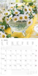 Alpha Edition - Blumen 2025 Broschürenkalender, 30x30cm, Wandkalender mit Platz für Notizen und Termine, hochwertige Bildmotive, Mondphasen, Monatsübersicht und Ferientermine DE/AT/CH