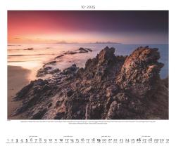 PALAZZI - Landschaft im Licht 2025 Wandkalender, 60x50cm, Posterkalender mit malerische Landschaftsfotografie, hochwertige Naturbilder, eine Reise durch atemberaubende Szenerien, int. Kalend