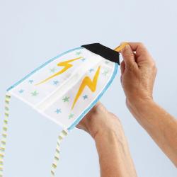 Set mit 20 Textilmarkern in verschiedenen Farben. Doppelspitze mit zwei unterschiedlichen Strichstärken.